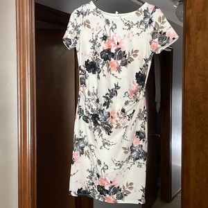 Floral mid thigh maternity dress